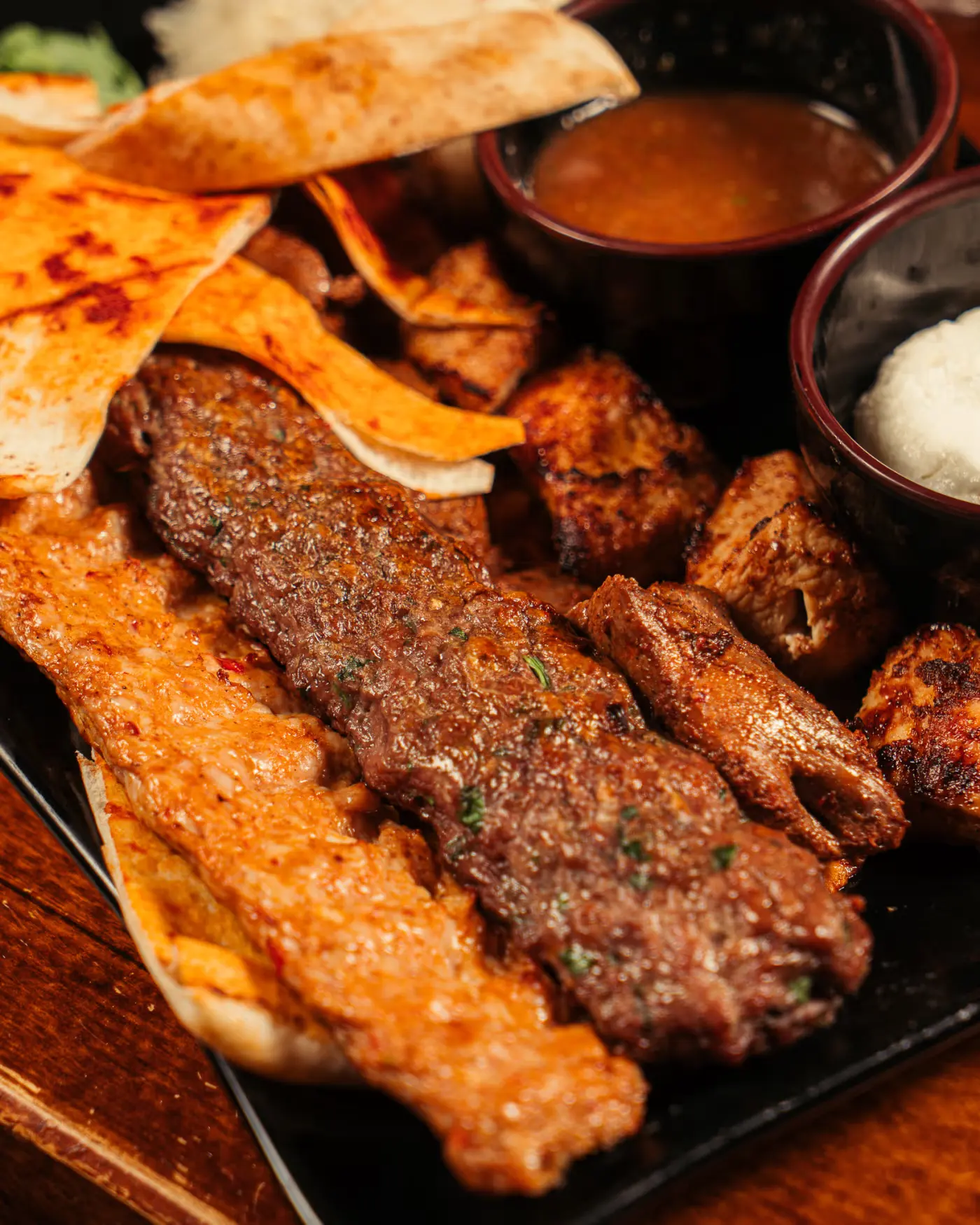 Mixed grill with kofta, pita and dips at Beirut Restaurant, food photography by Gorka Di Capitan (gorkadicapitan.com)